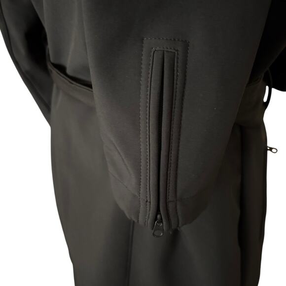 The North Face Black Ski Jacket for Ultimate Winter Performance - Picture 8 of 16